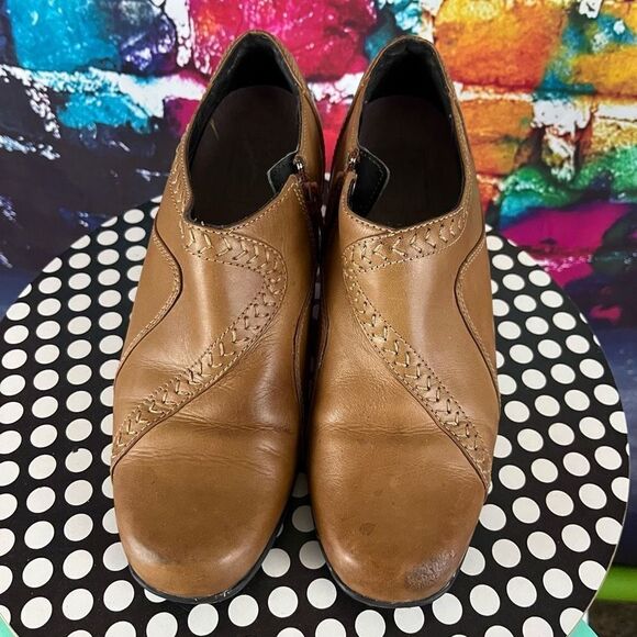 Clarks Bendables Tan Leather Side Zip Ankle Booties Size 8 Medium - Picture 2 of 7